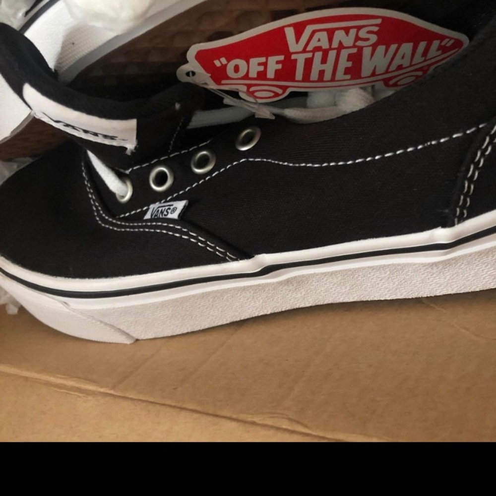 Vans - Picture 3 of 3